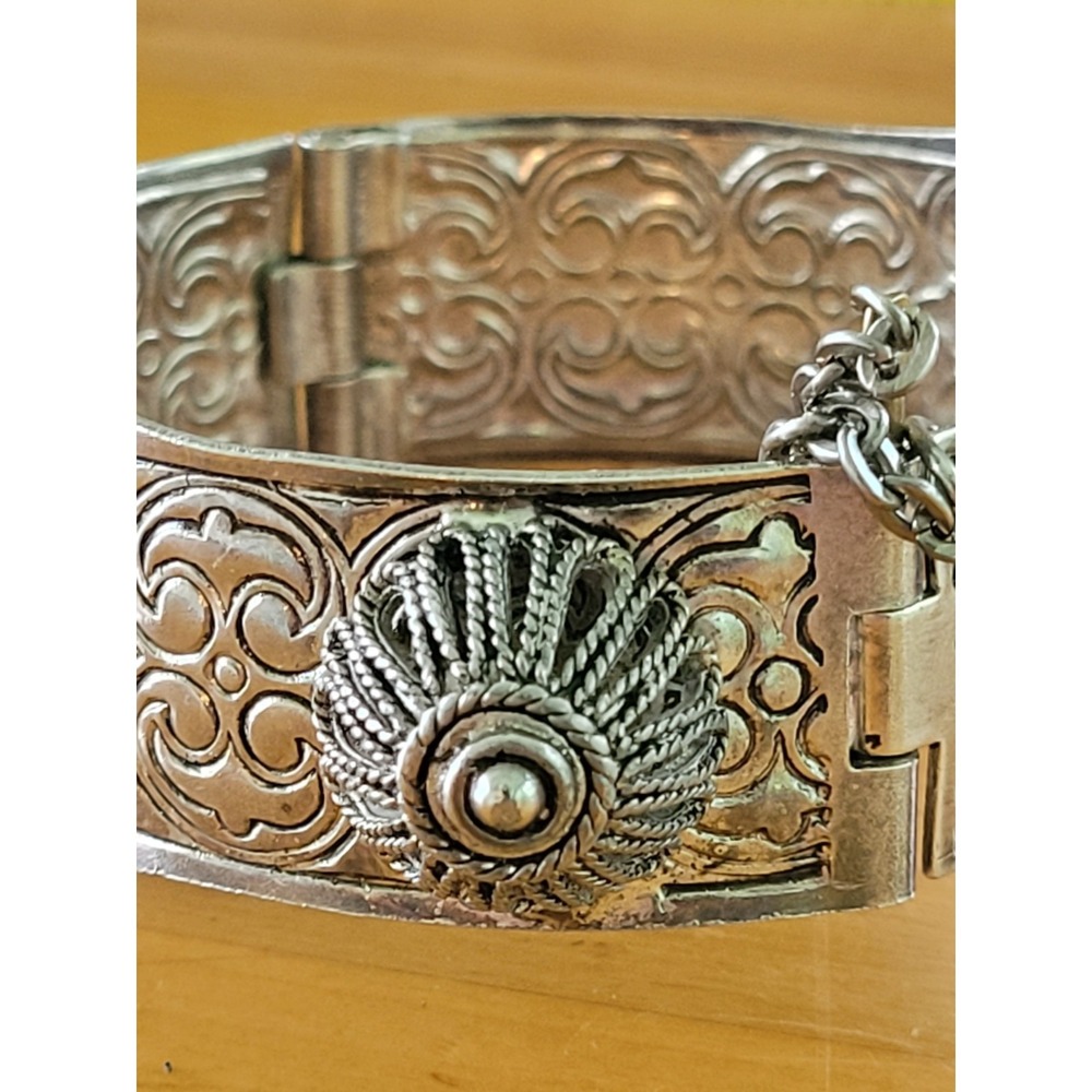 Vintage Silver Tone Hinged Cuff Bracelet Safety Chain Filigree Boho